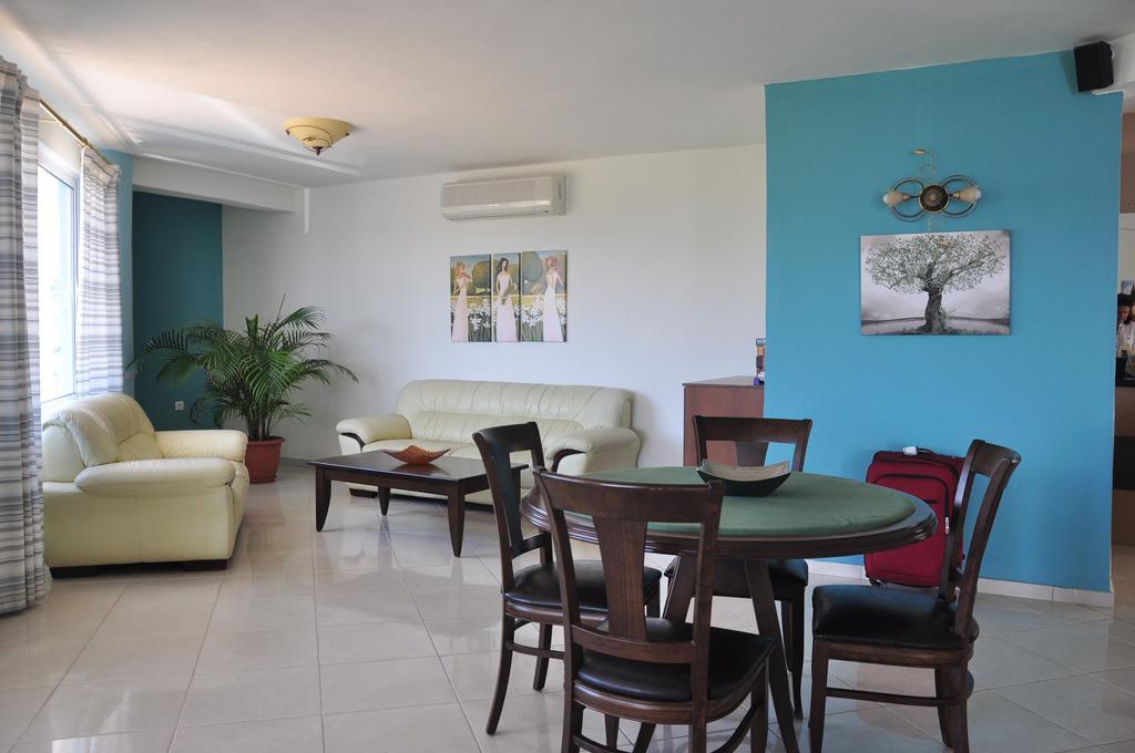 Castri Village Hotel Palékasztro Kültér fotó